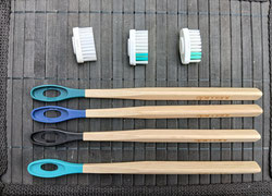 Brosse à dents en bois avec sa tête changeable